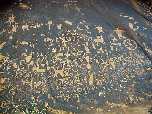 73 - Newspaper Rock State Park - Ancient graffiti